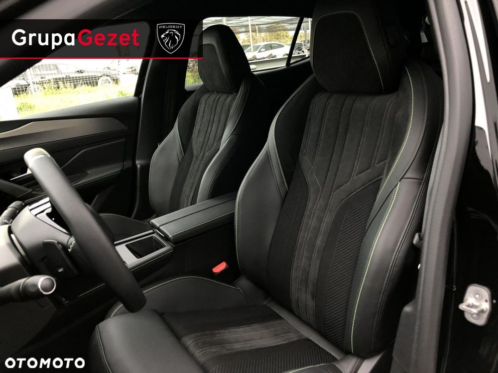 Peugeot 408 - 8