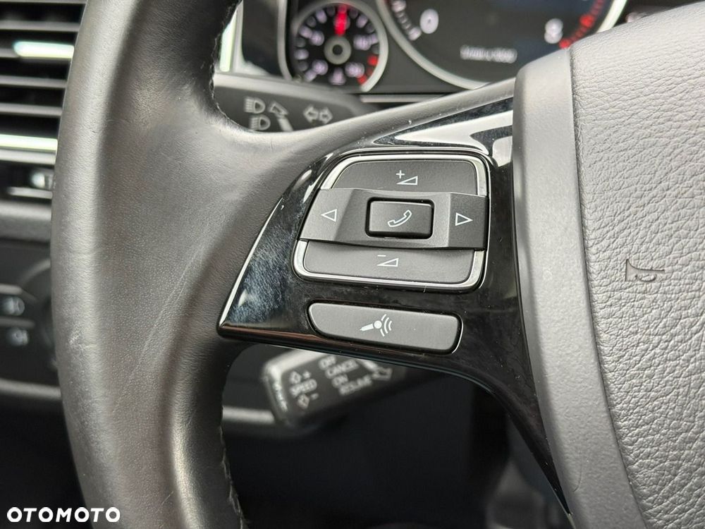 Volkswagen Touareg - 27
