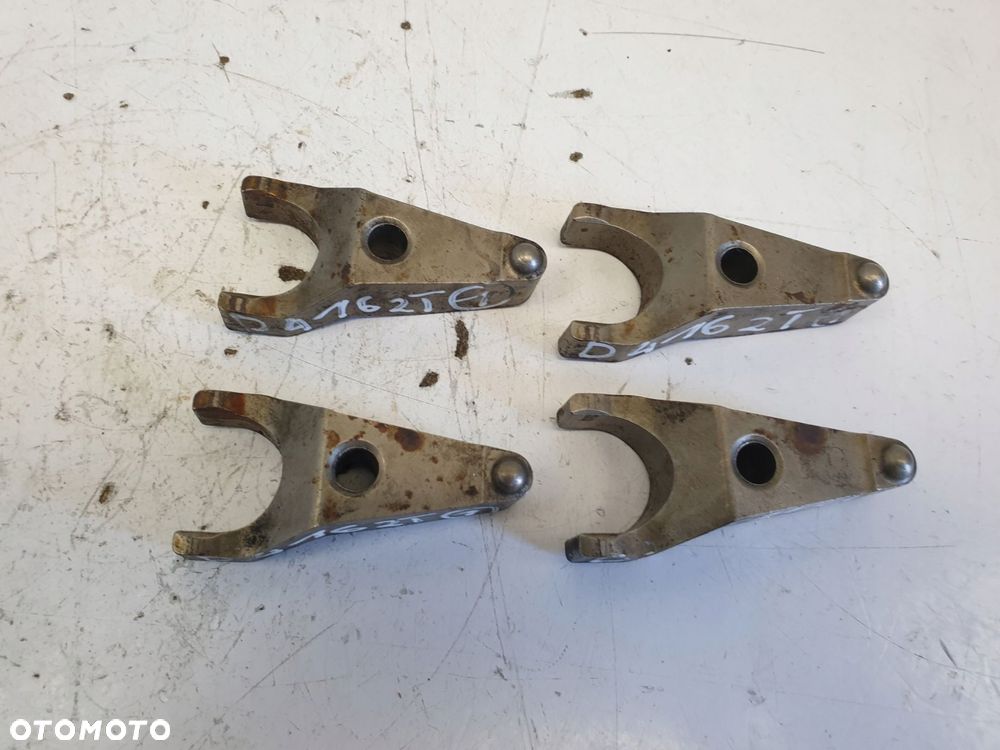 Volvo S60 II 1.6 D D2 D4162T MOCOWANIE WTRYSKU ŁAPA łapka - 1