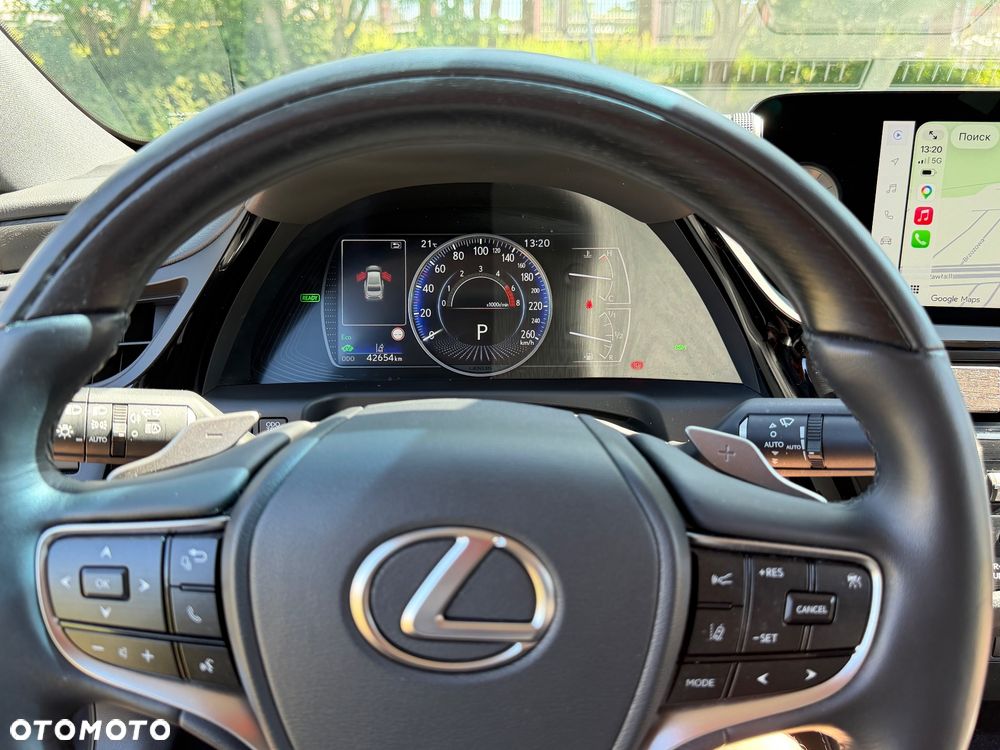 Lexus ES 300h Prestige - 31