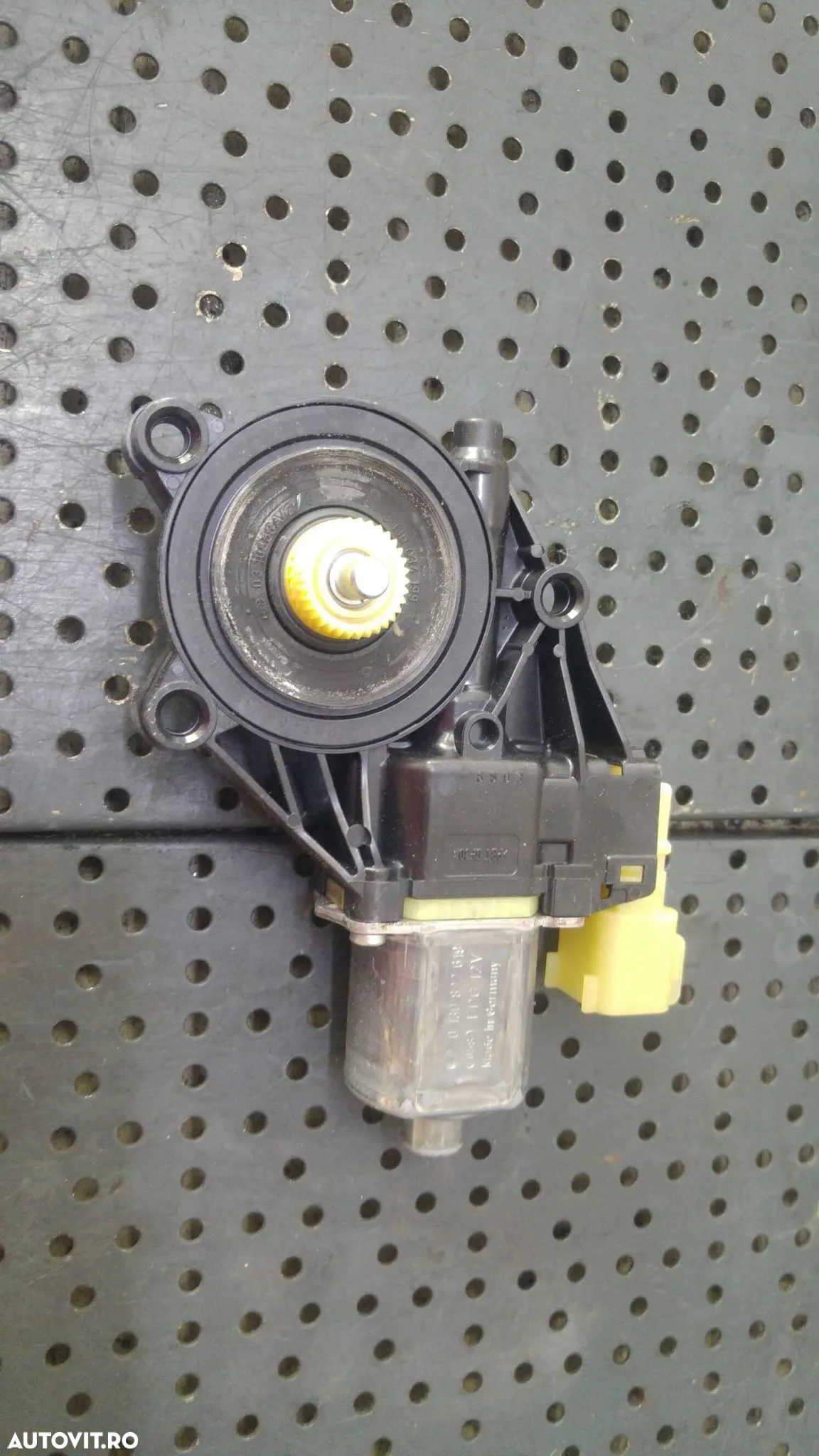 Motoras macara dreapta fata ford fiesta 6 cb1 ccn 8a6114553b 8a6114553bc - 3