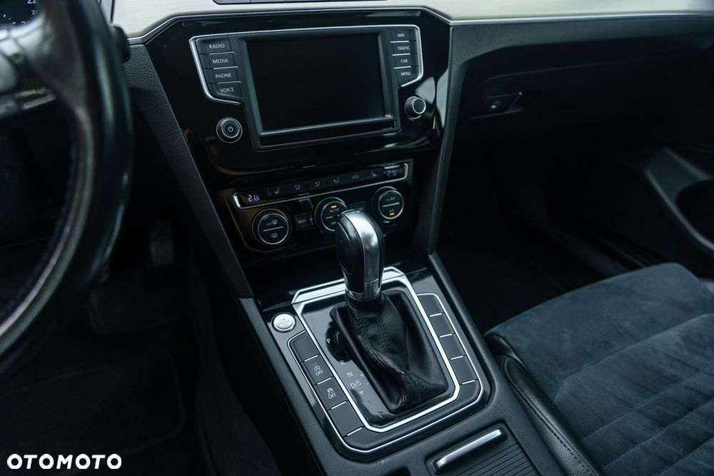 Volkswagen Passat 2.0 TDI BMT Highline DSG - 19
