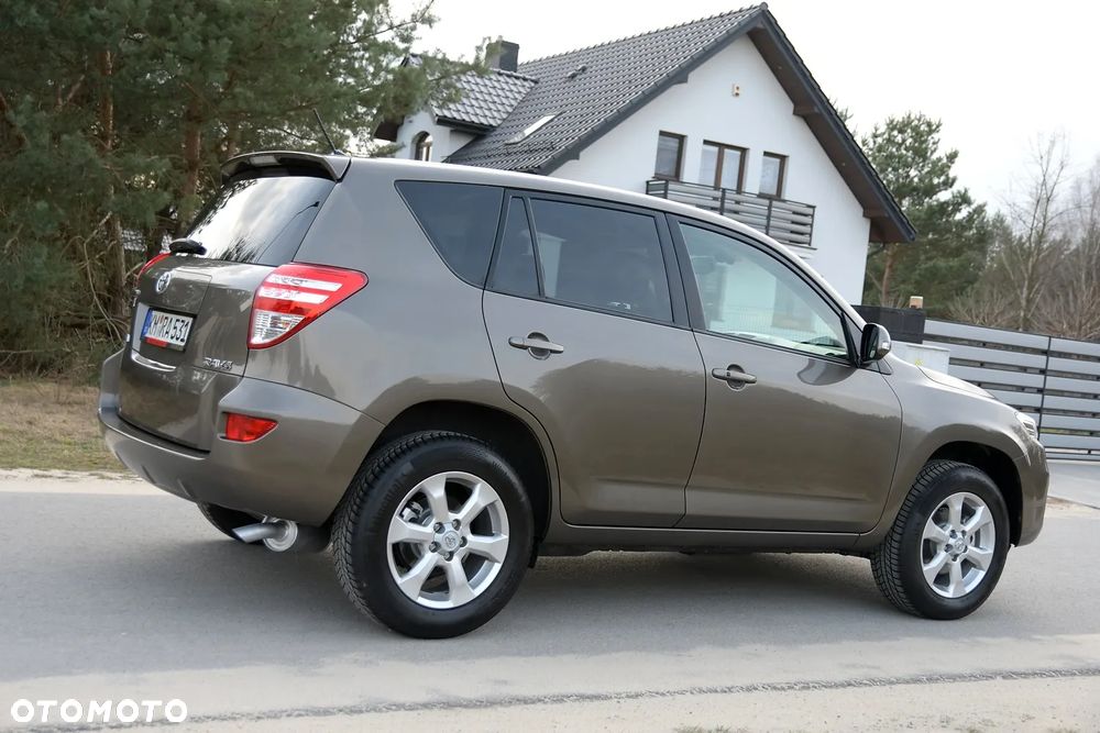 Toyota RAV4 - 8