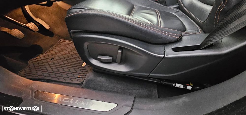 Jaguar F-Pace 2.0 i4D Prestige - 13