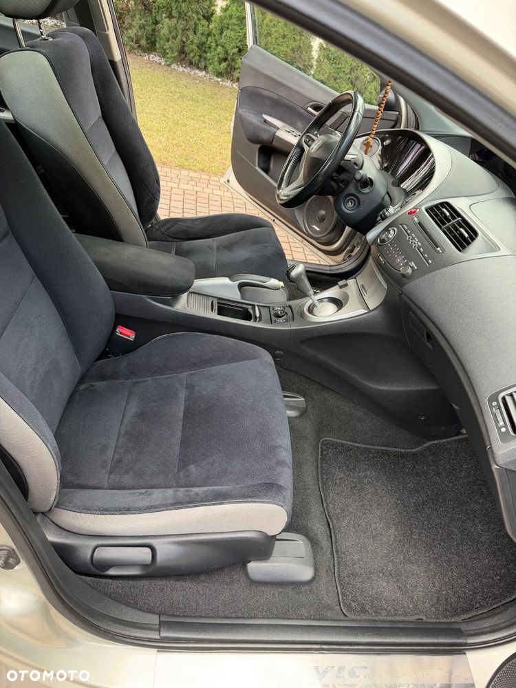 Honda Civic 1.8 Executive - 11
