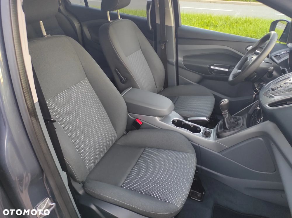 Ford Grand C-MAX - 11