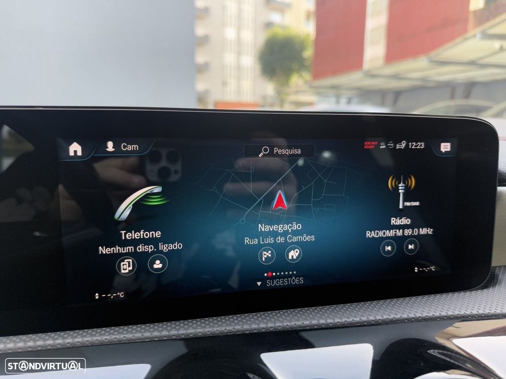 Mercedes-Benz CLA 250 e Shooting Brake AMG Line - 36