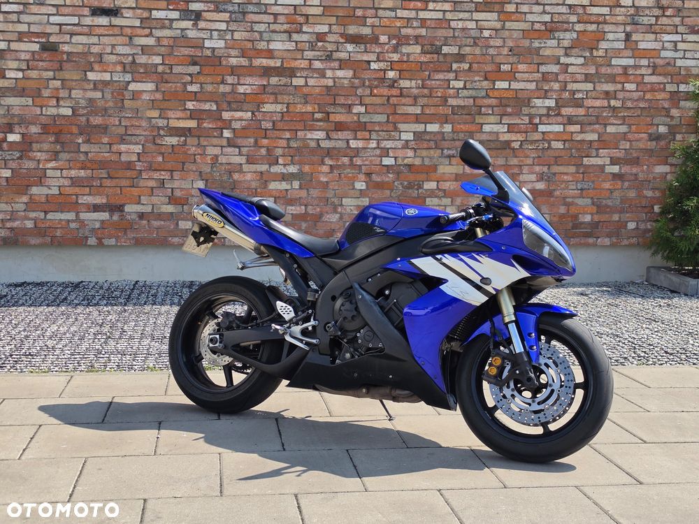 Yamaha R1 - 17