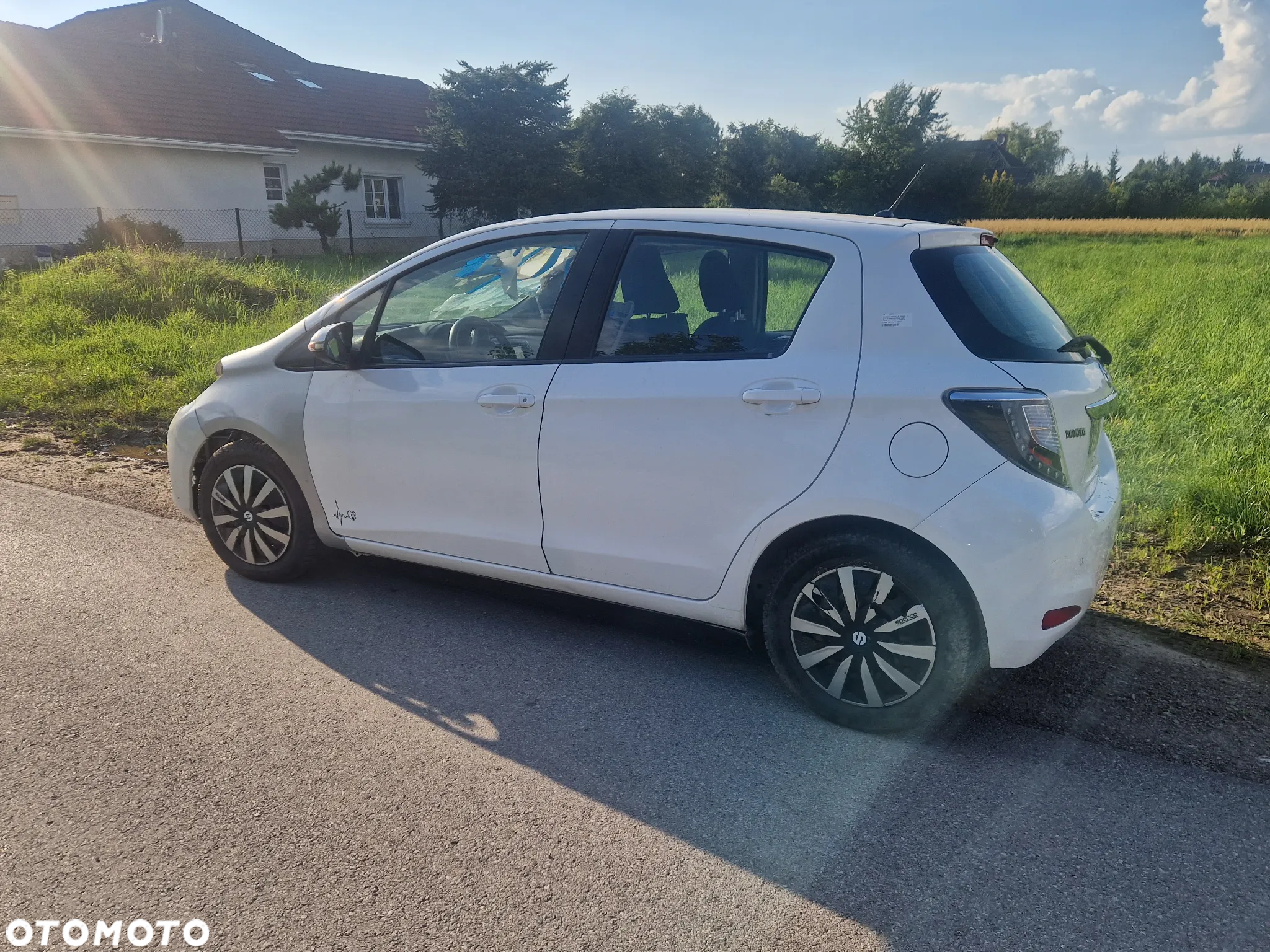 Toyota Yaris Hybrid 100 Active - 6