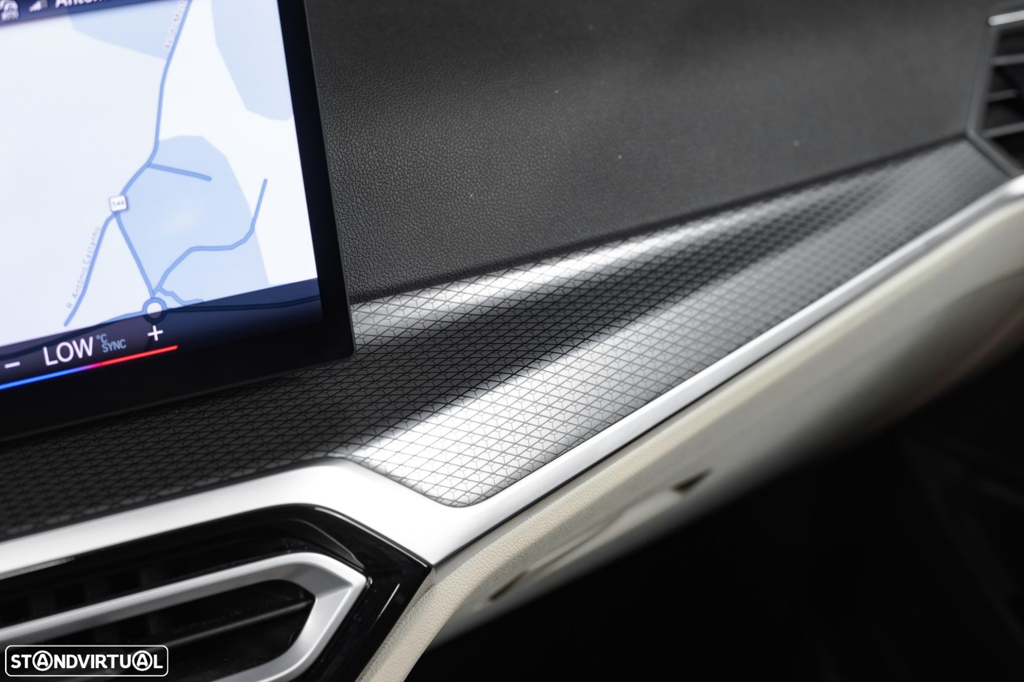 BMW 330 e Pack Desportivo M Auto - 38