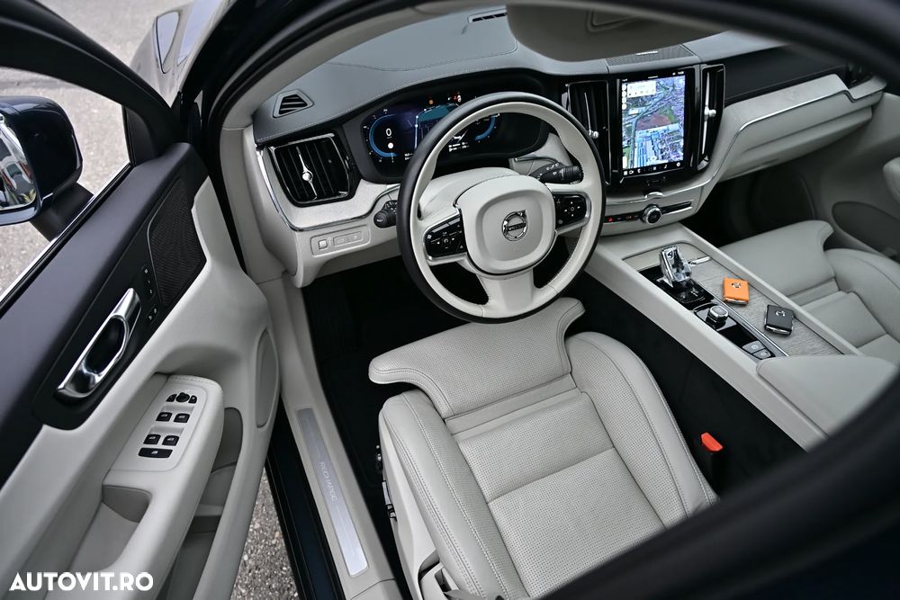 Volvo XC 60 T6 AWD Recharge Geartronic Inscription Expression - 2