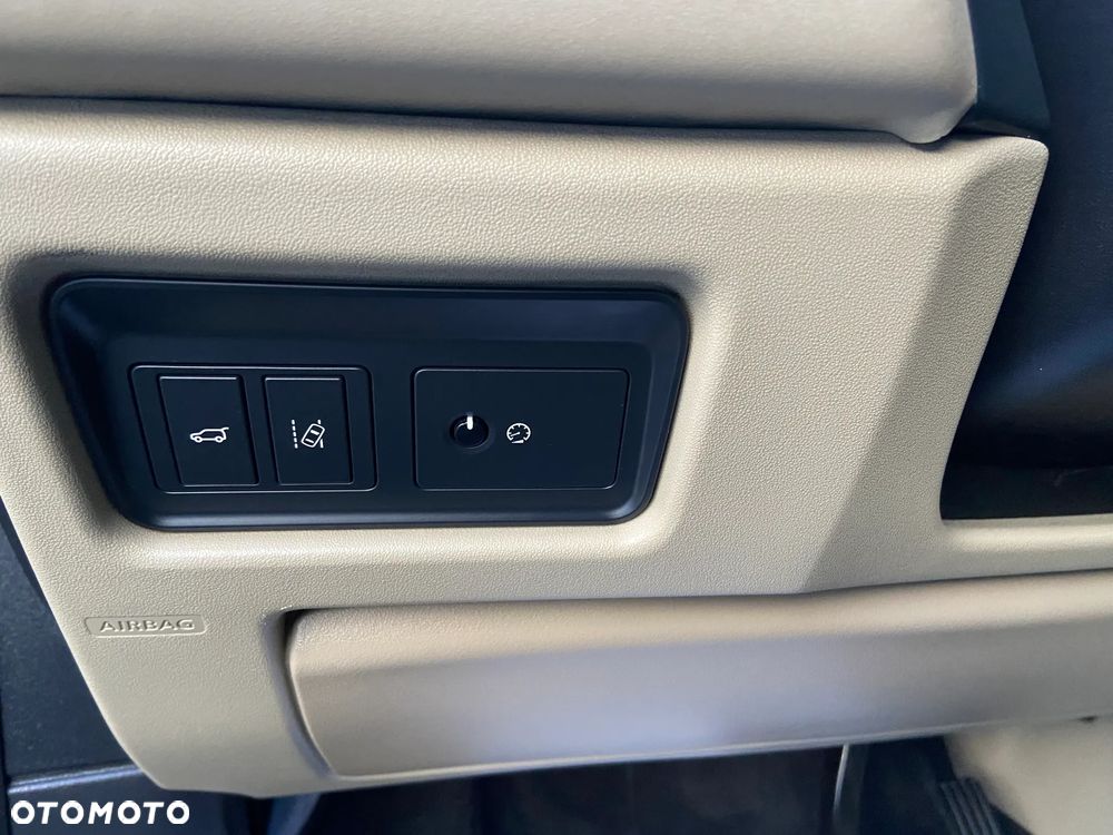 Land Rover Discovery Sport - 31