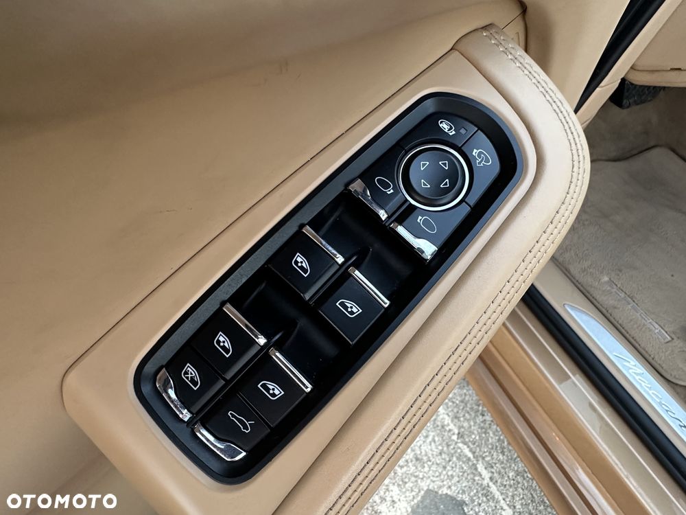 Porsche Macan Turbo PDK - 15