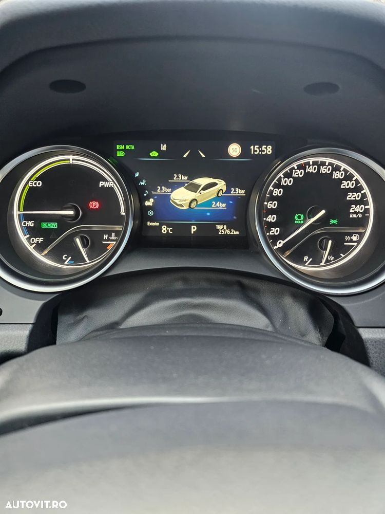 Toyota Camry Executive - 17