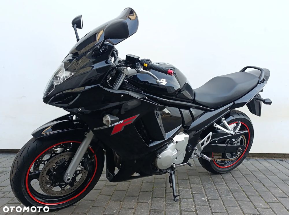 Suzuki GSX - 2