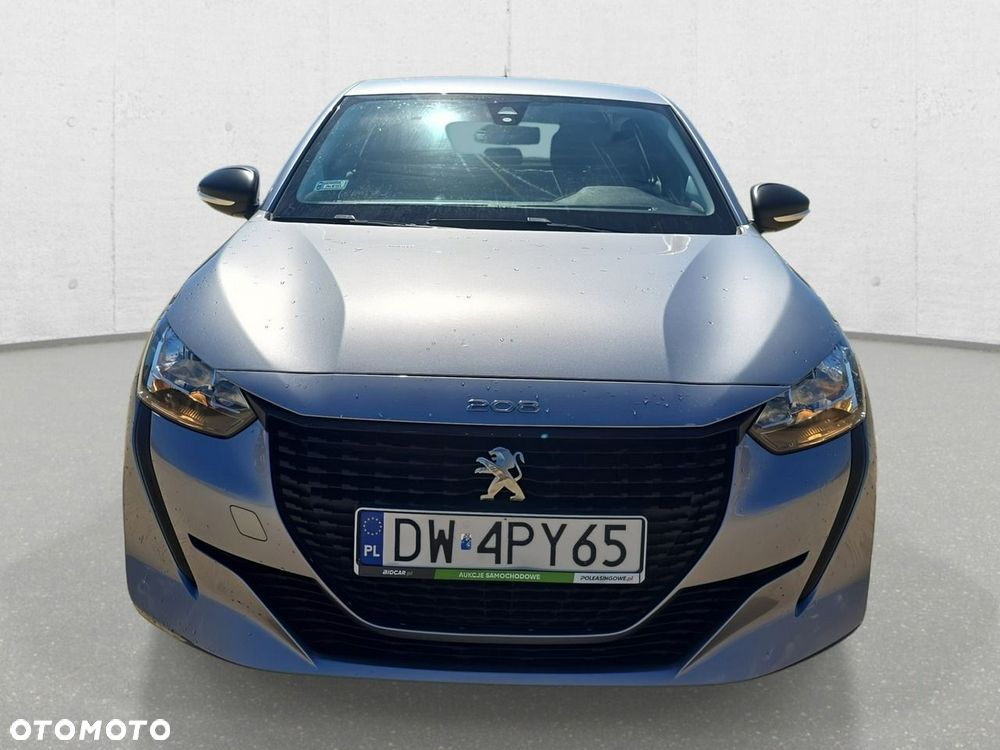 Peugeot 208 - 8