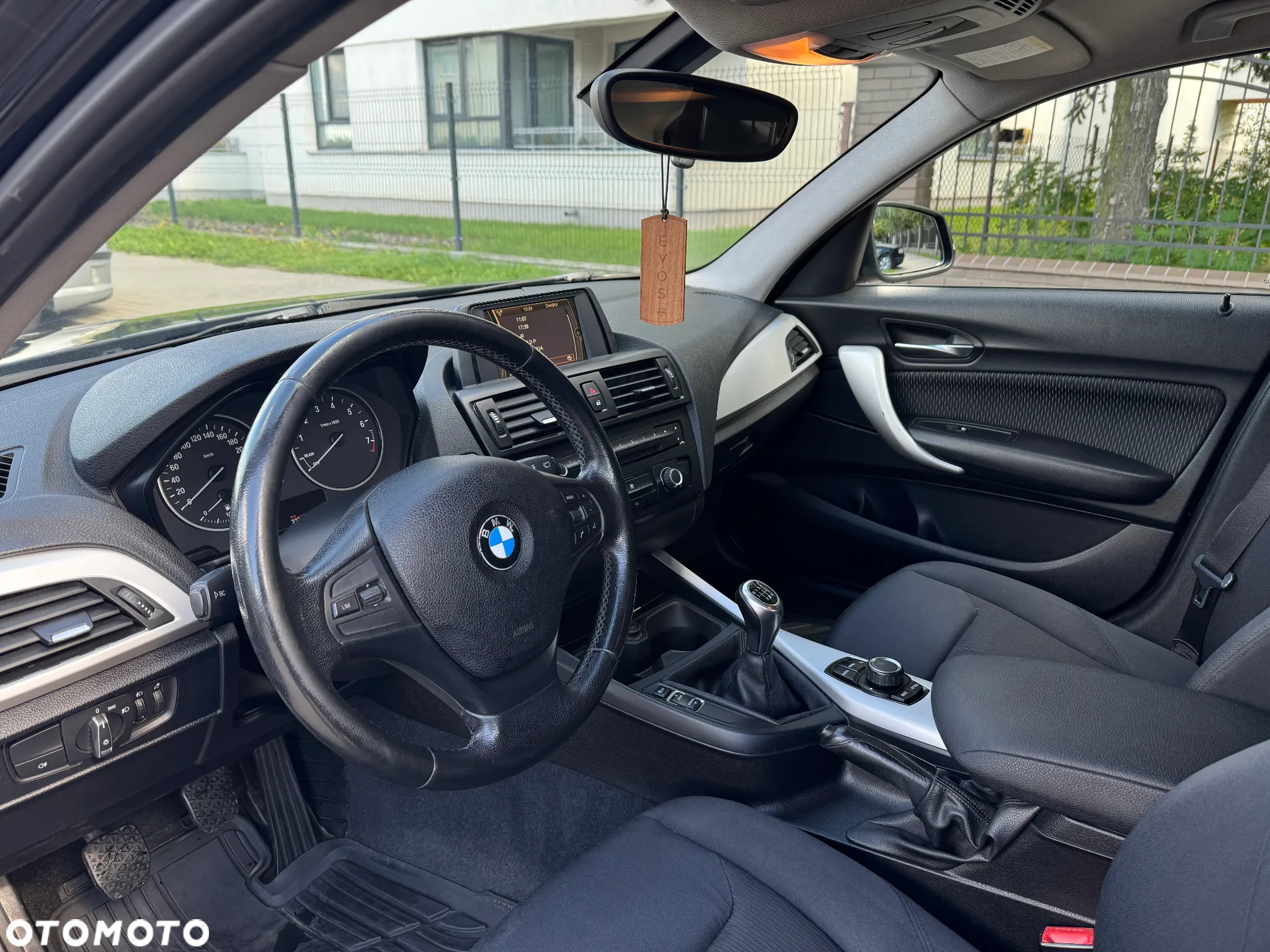 BMW Seria 1 116i - 10