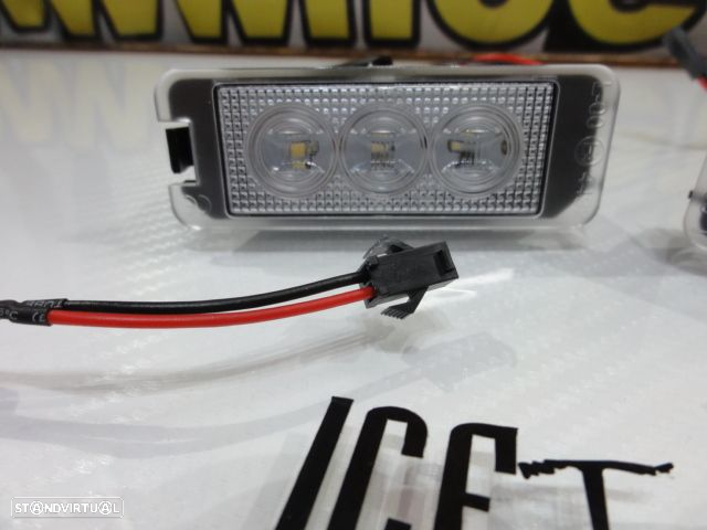 Suporte De Lâmpada De Matricula Com Led Branco Para  Audi TT 8N 2-doors 1999-2006, VW EOS, Golf 4, 5, 6, 7, Lupo, Passat 3C, CC, Polo 6N2, 9N,9N3, Beetle, Passat B6, B7, Phaeton, Scirocco, Seat Altea, Exeo, Exeo ST, Ibiza 6J, Leon 1P, Skoda Superb 3T 4-drs Sedan 2008, Porsche Carrera GT, 911 Carrera 996, 997, GT2, GT3, Boxster 987, Cayene 9PA, Cayman 987C. - 3