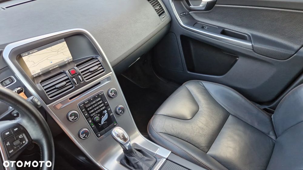 Volvo XC 60 D4 Geartronic Momentum - 16