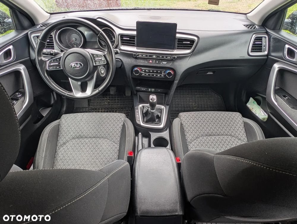 Kia Ceed 1.4 L Business Line - 24