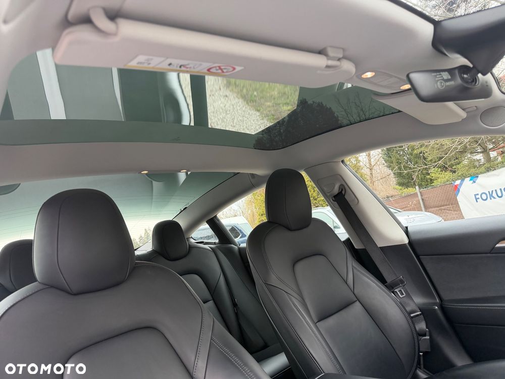 Tesla Model 3 RWD - 38
