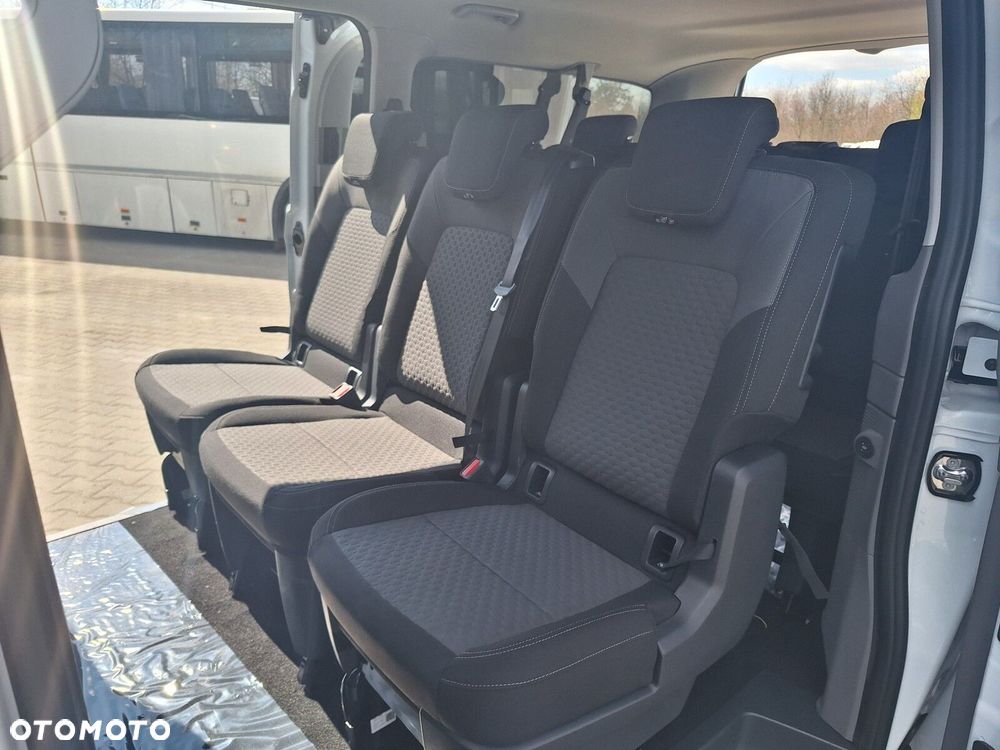Volkswagen Caravelle - 21