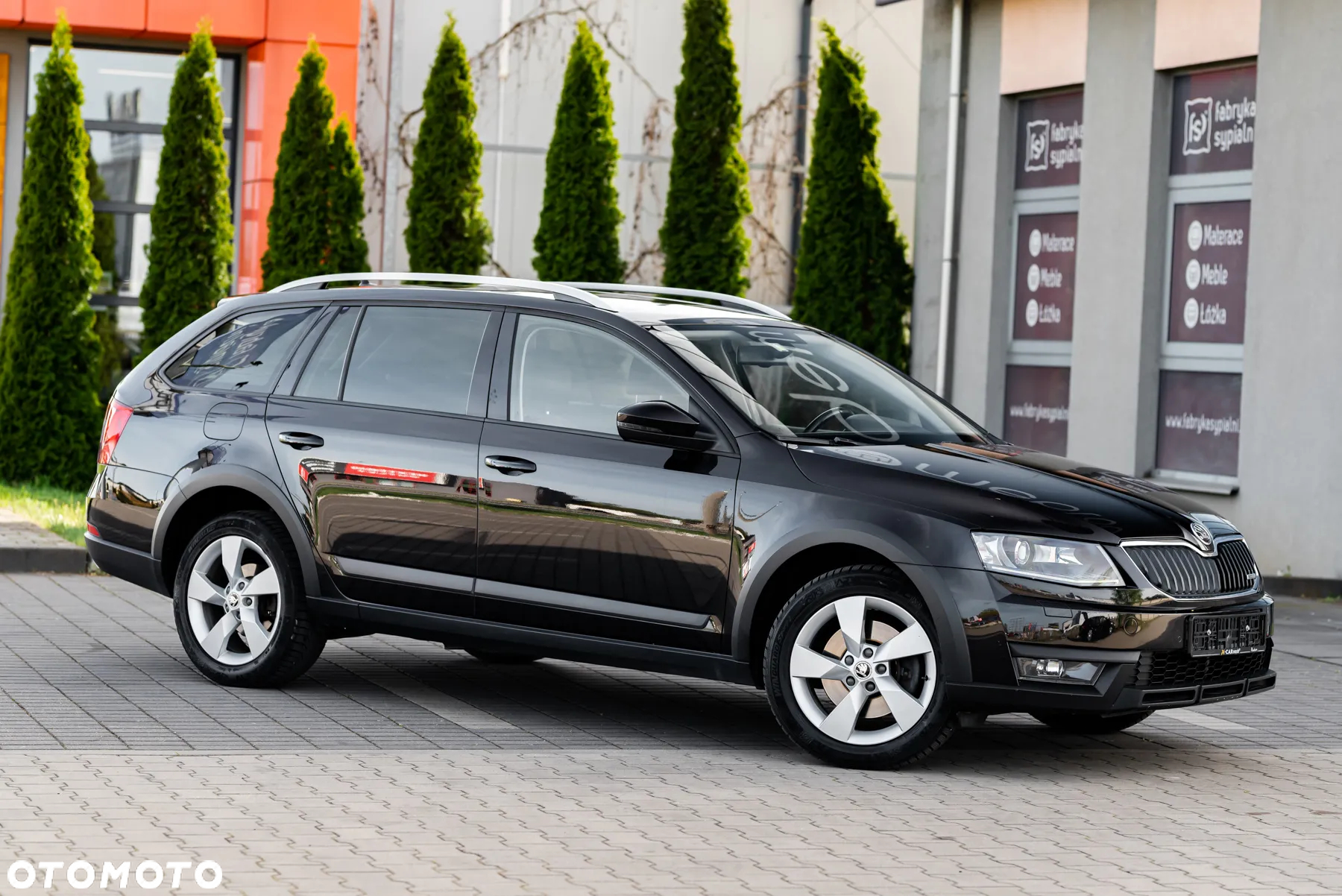 Skoda Octavia Combi 2.0 TDI 4x4 DSG Scout - 3