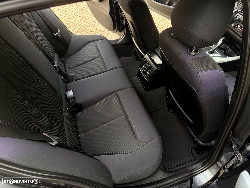 BMW 118 dA Pack M - 25