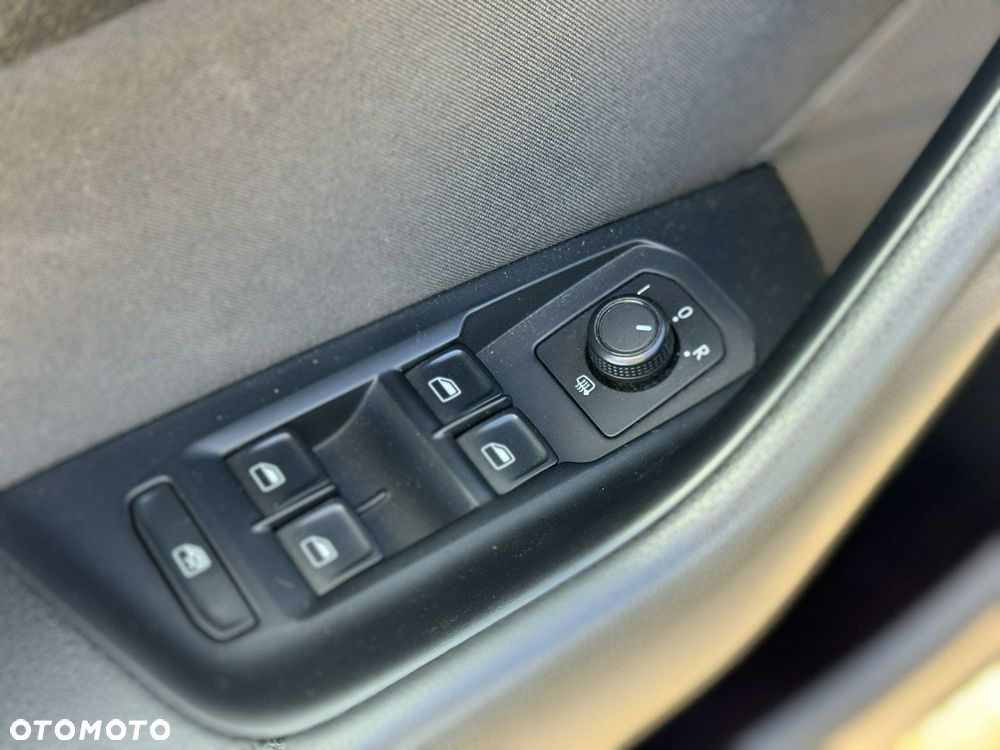 Volkswagen Passat 1.5 TSI EVO Comfortline - 23