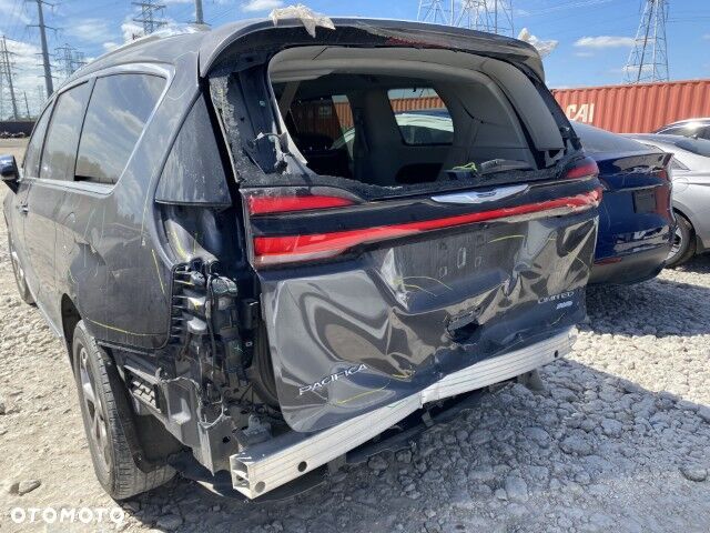 Chrysler Pacifica - 24