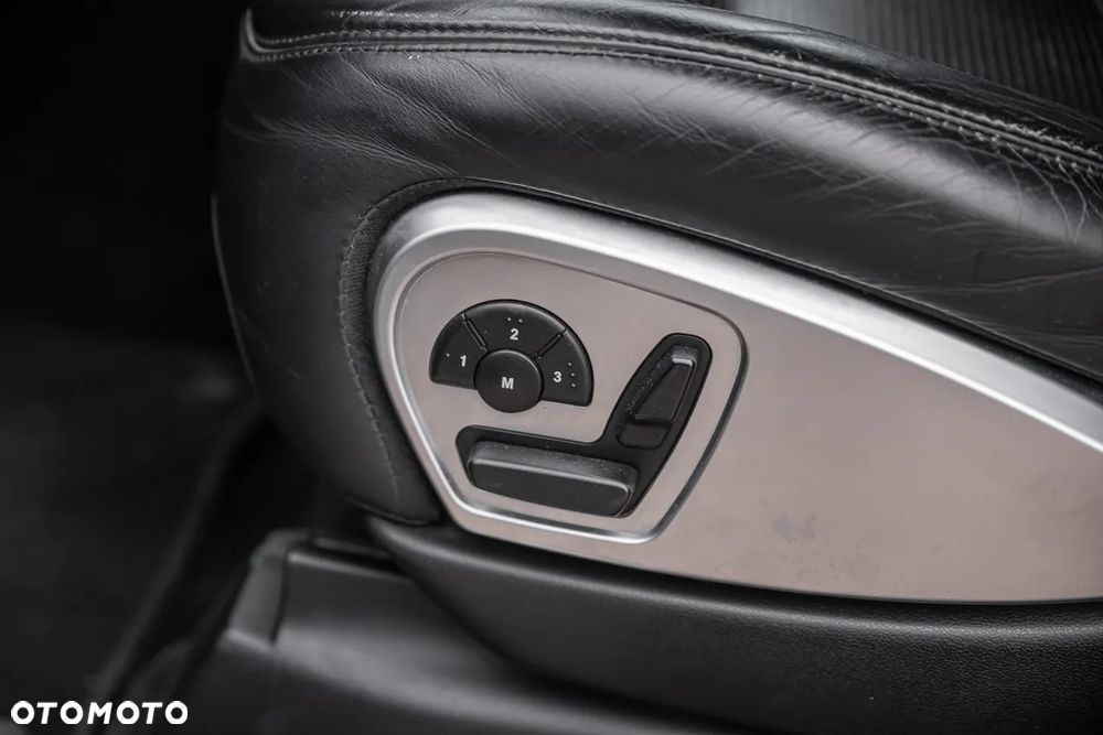 Mercedes-Benz ML 63 AMG 4Matic 7G-TRONIC 10th Anniversary - 14