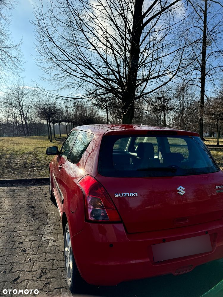 Suzuki Swift - 4