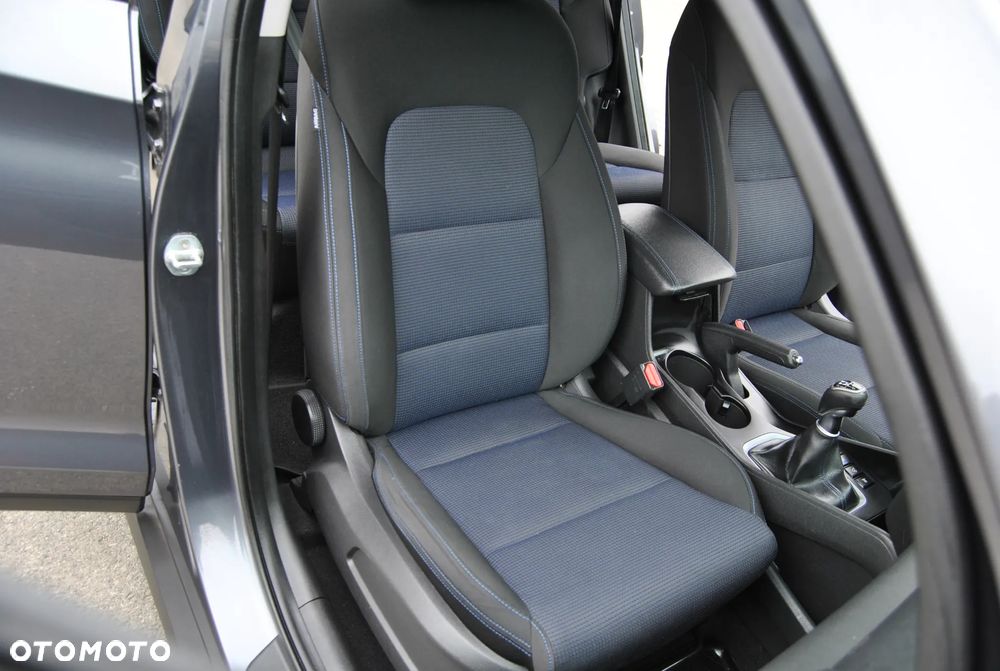 Hyundai Tucson blue 1.7 CRDi 2WD Style - 18