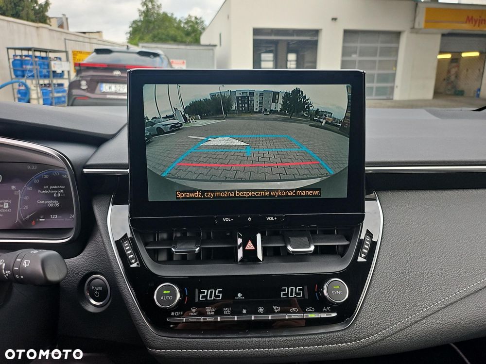 Toyota Corolla 1.8 Hybrid Style - 17