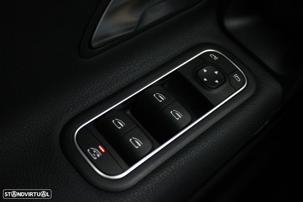 Mercedes-Benz A 160 — fotografia 28