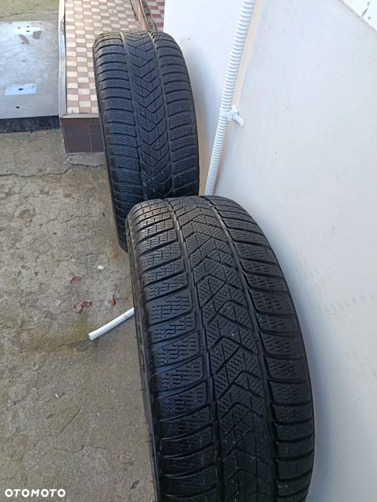 2x Pirelli Winter Sottozero 3 245/40 R19 RUN FLAT DOT 2322, 6,5 mm - 4