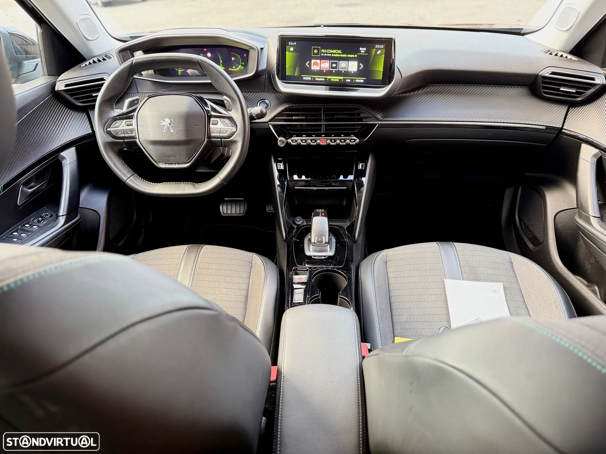Peugeot 2008 PureTech 130 EAT8 Allure - 4
