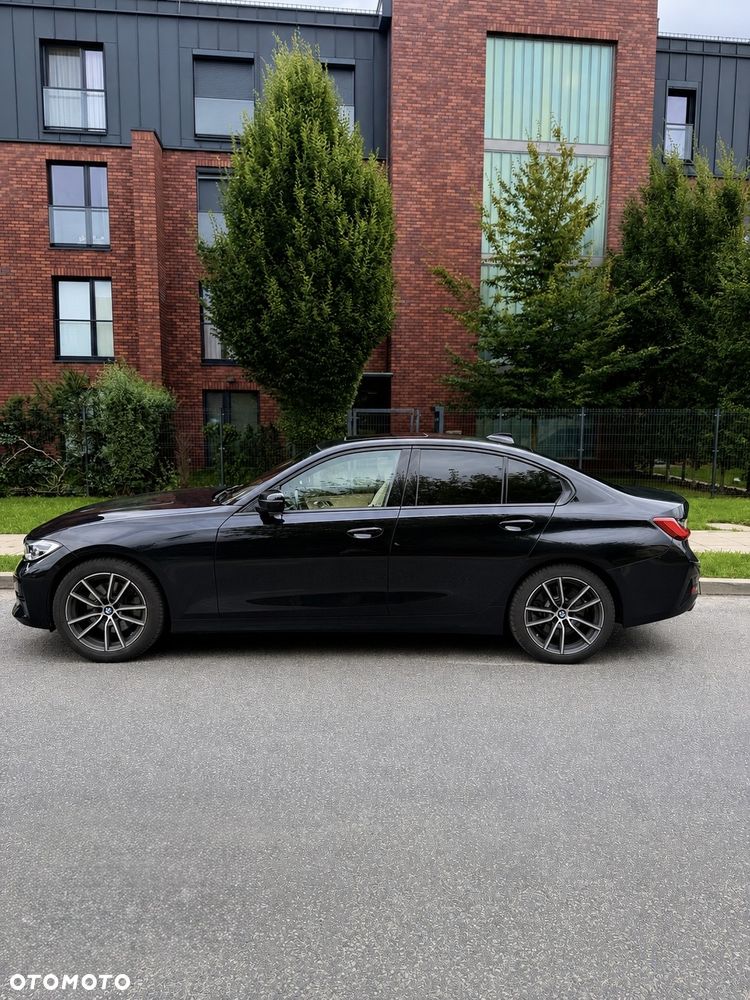 BMW Seria 3 330i M Sport - 3