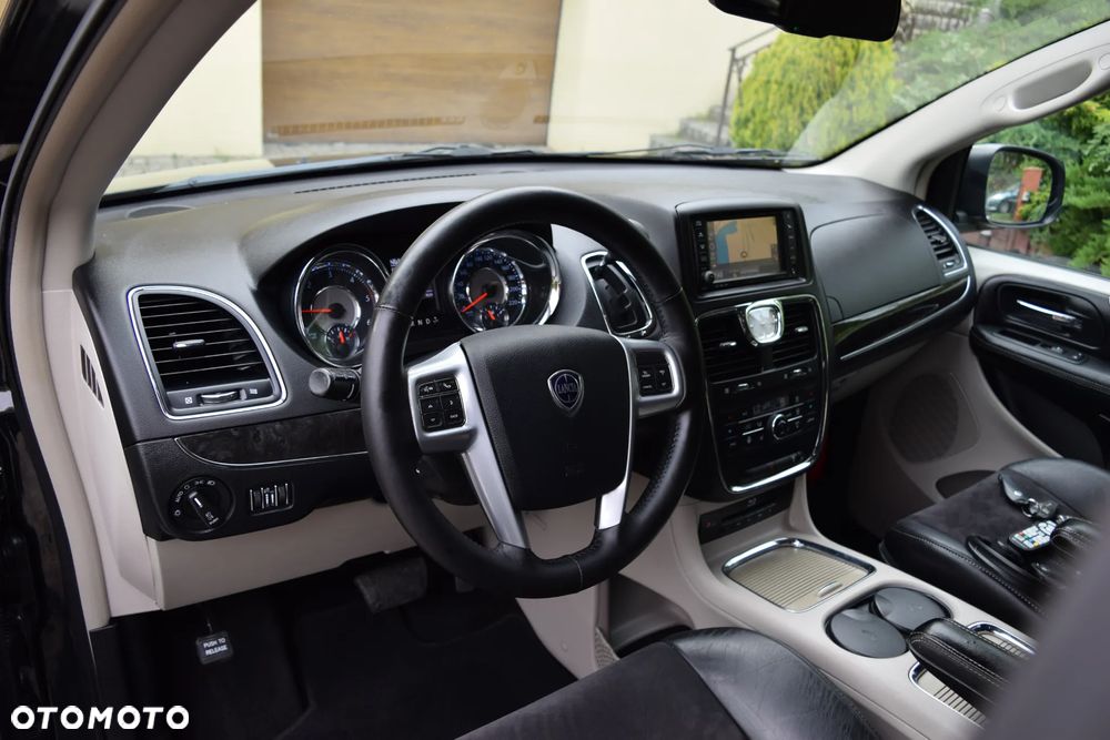 Lancia Voyager 2.8 Multijet 16v Platinum - 27
