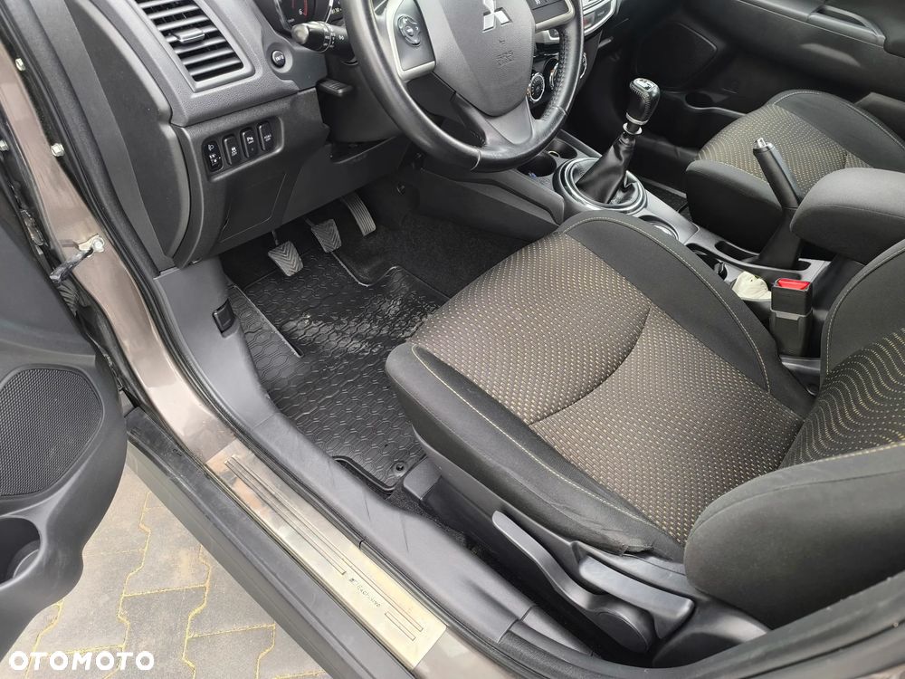 Mitsubishi ASX 1.8 DID Invite 4WD AS&G - 23