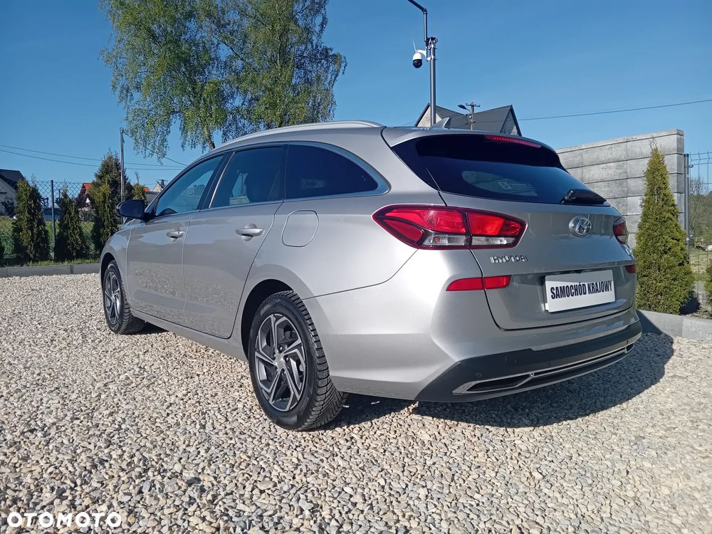Hyundai i30 1.6 D Comfort - 23