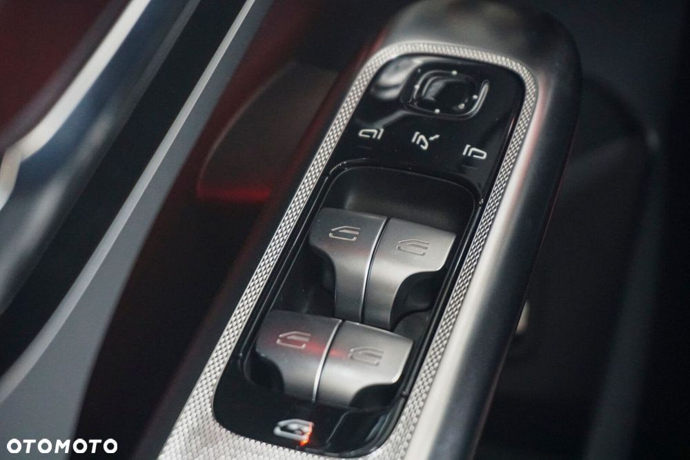 Mercedes-Benz GLC - 16