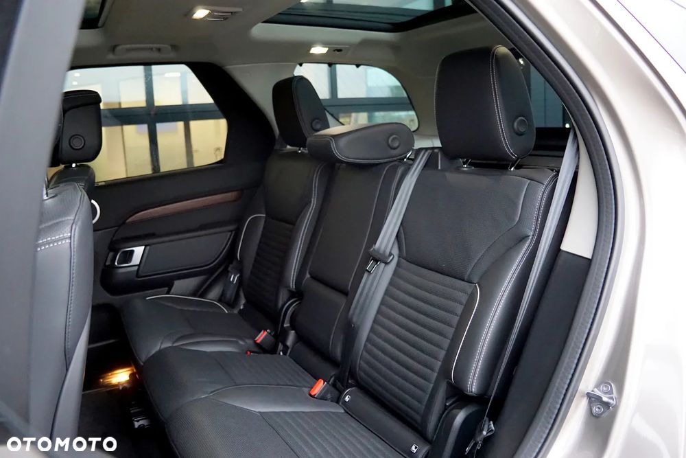 Land Rover Discovery D250 SE - 22