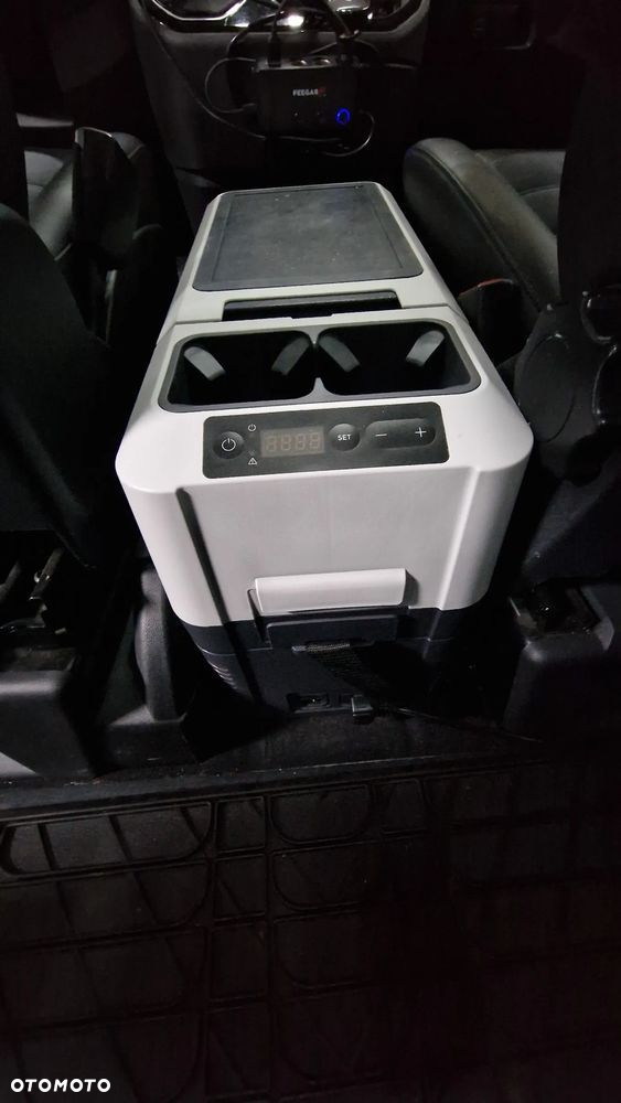 Volkswagen Multivan - 13