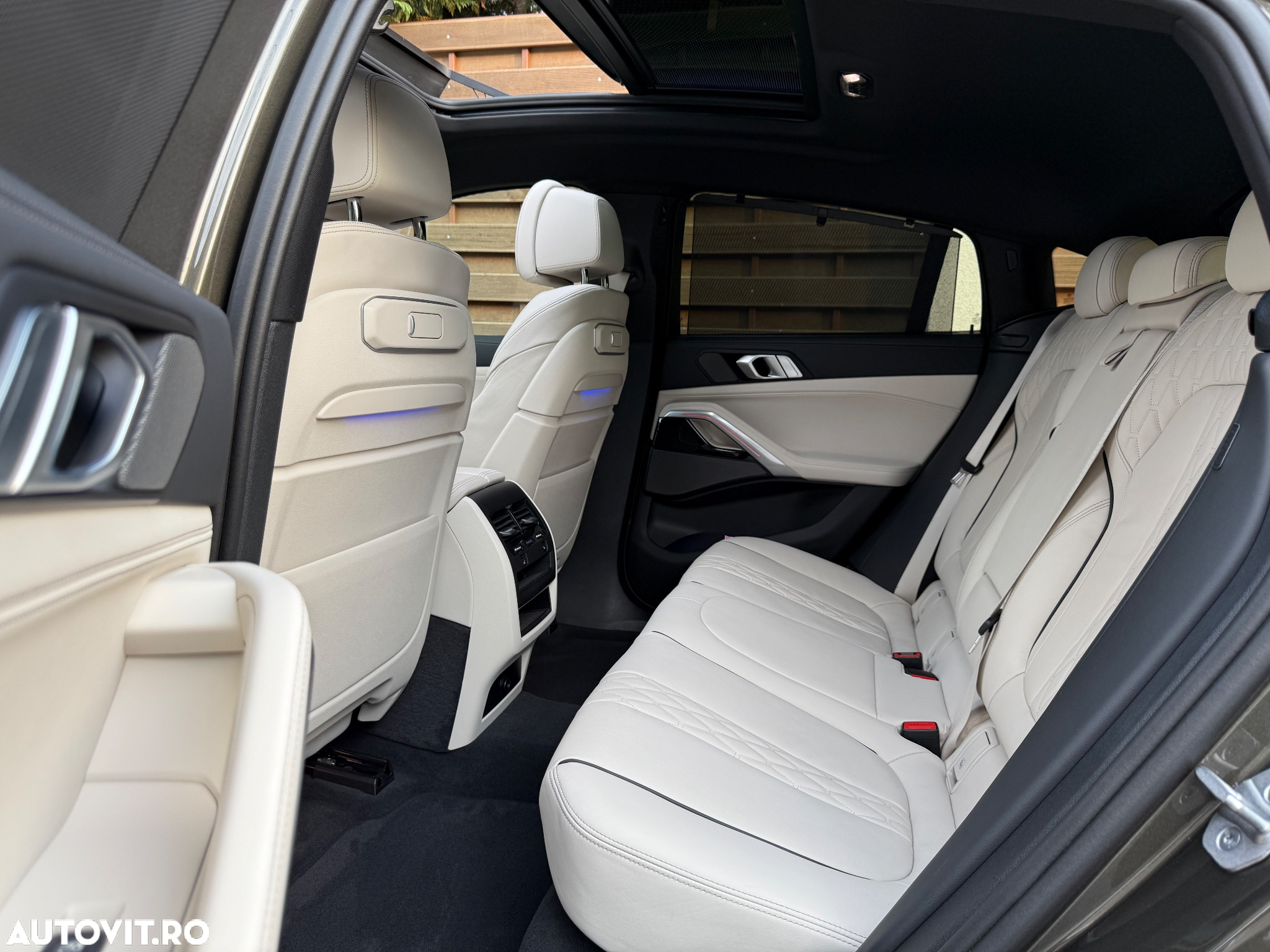 BMW X6 M M60i xDrive AT MHEV - 27