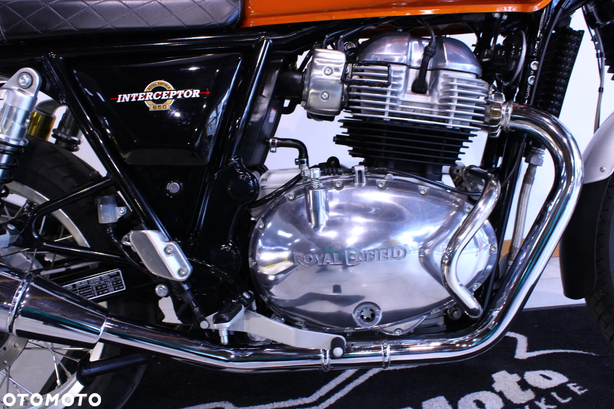 Royal Enfield Interceptor - 21