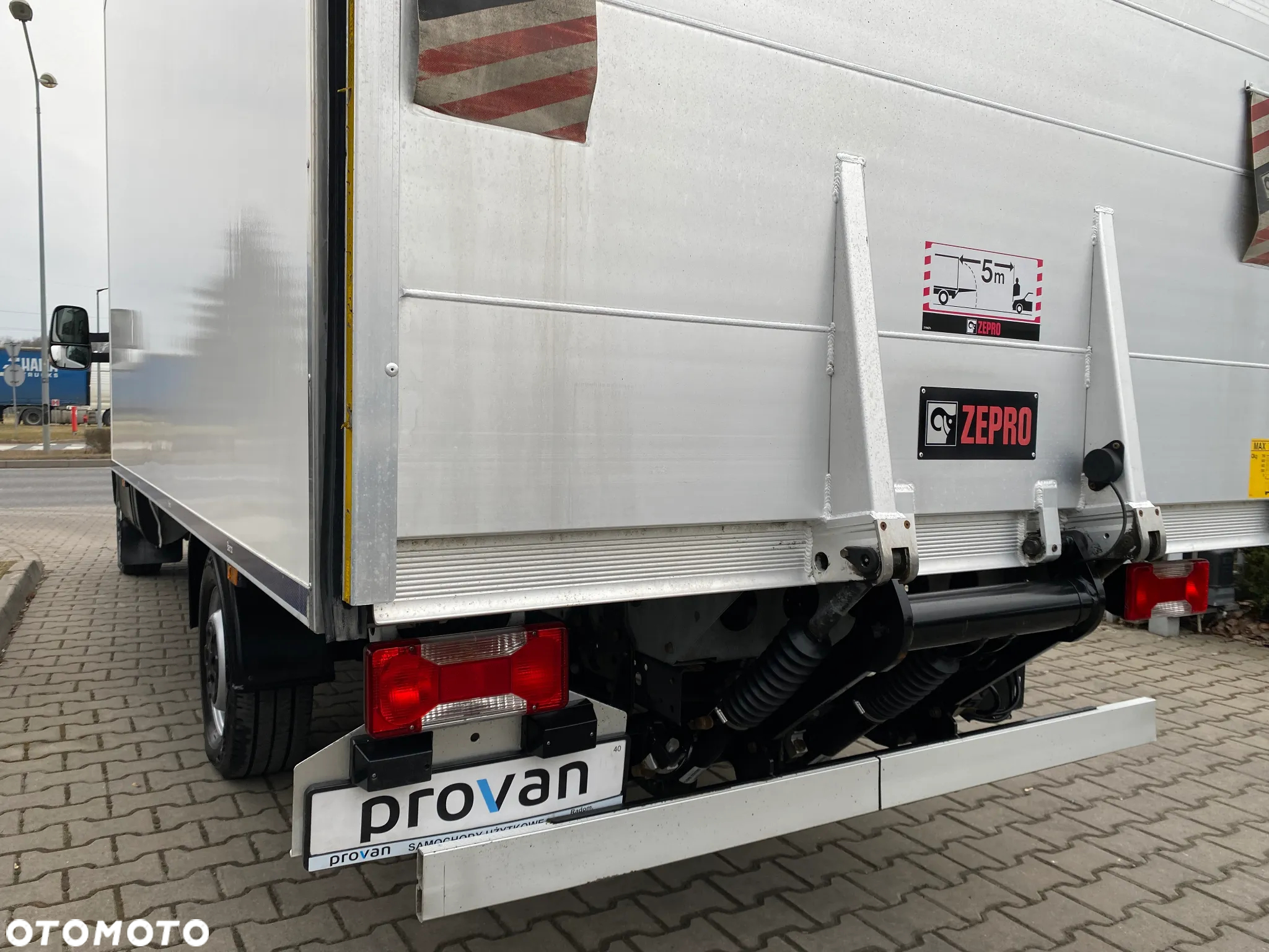 Iveco DAILY 35-160 HI-MATIC KONTENER 8 EUROPALET WINDA ZEPRO - 14