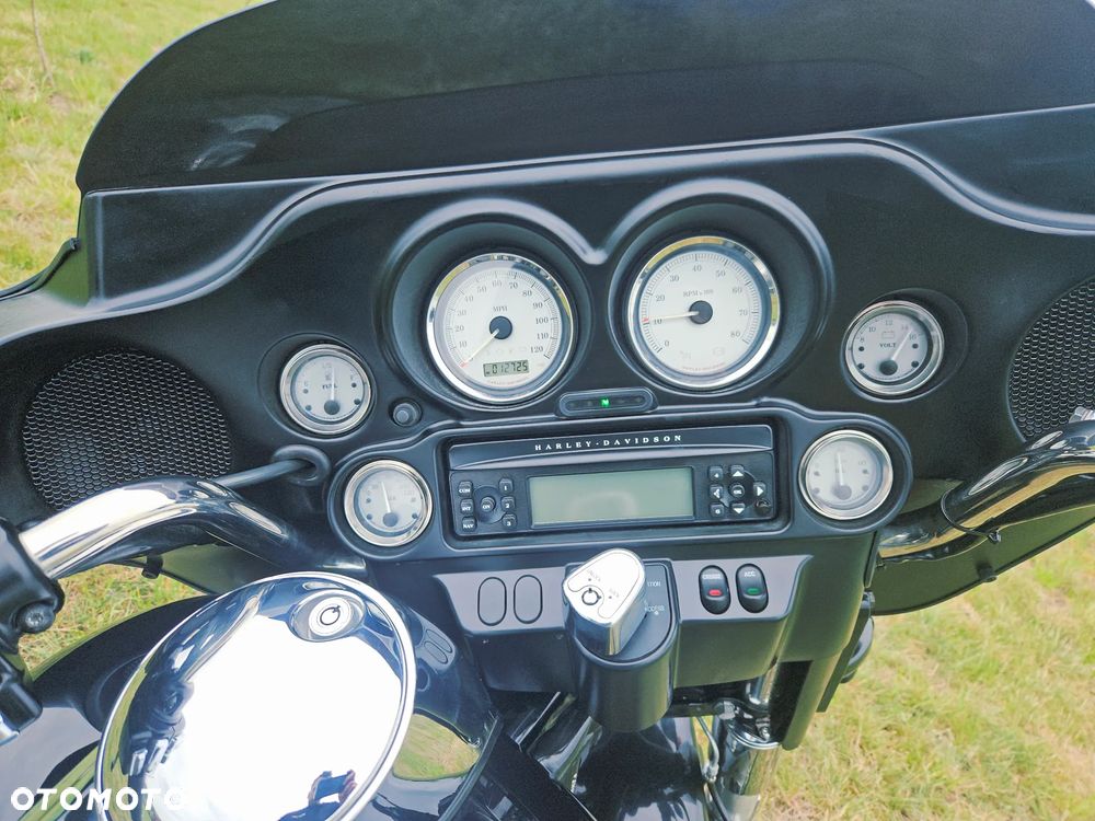 Harley-Davidson Touring Street Glide - 12