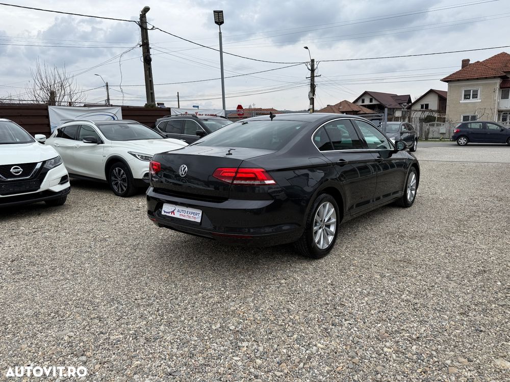 Volkswagen Passat - 8