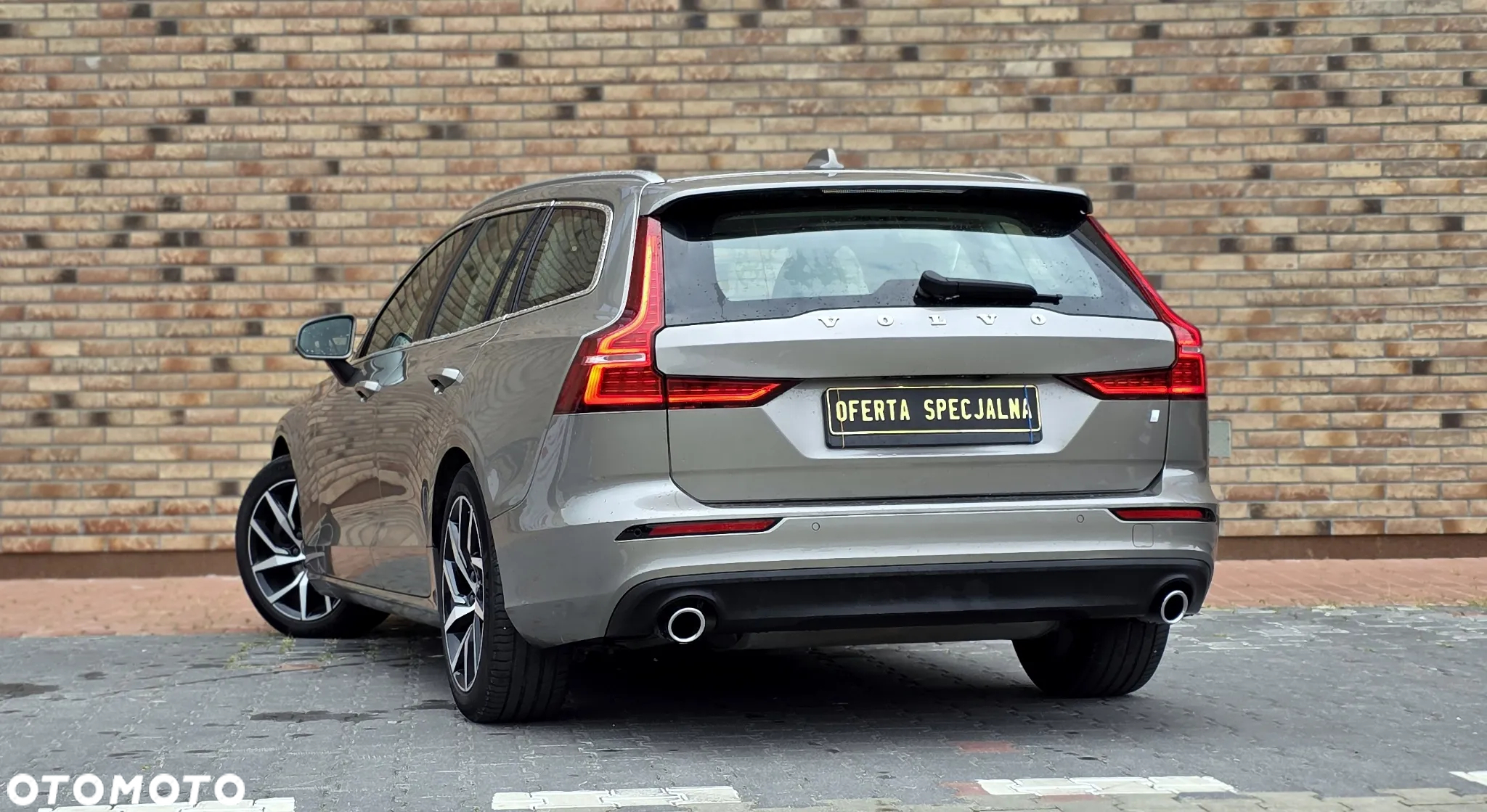 Volvo V60 T4 Momentum Pro - 27